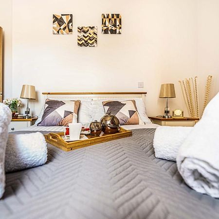 Mission Wave - Venture Apartment Staines-upon-Thames Kültér fotó