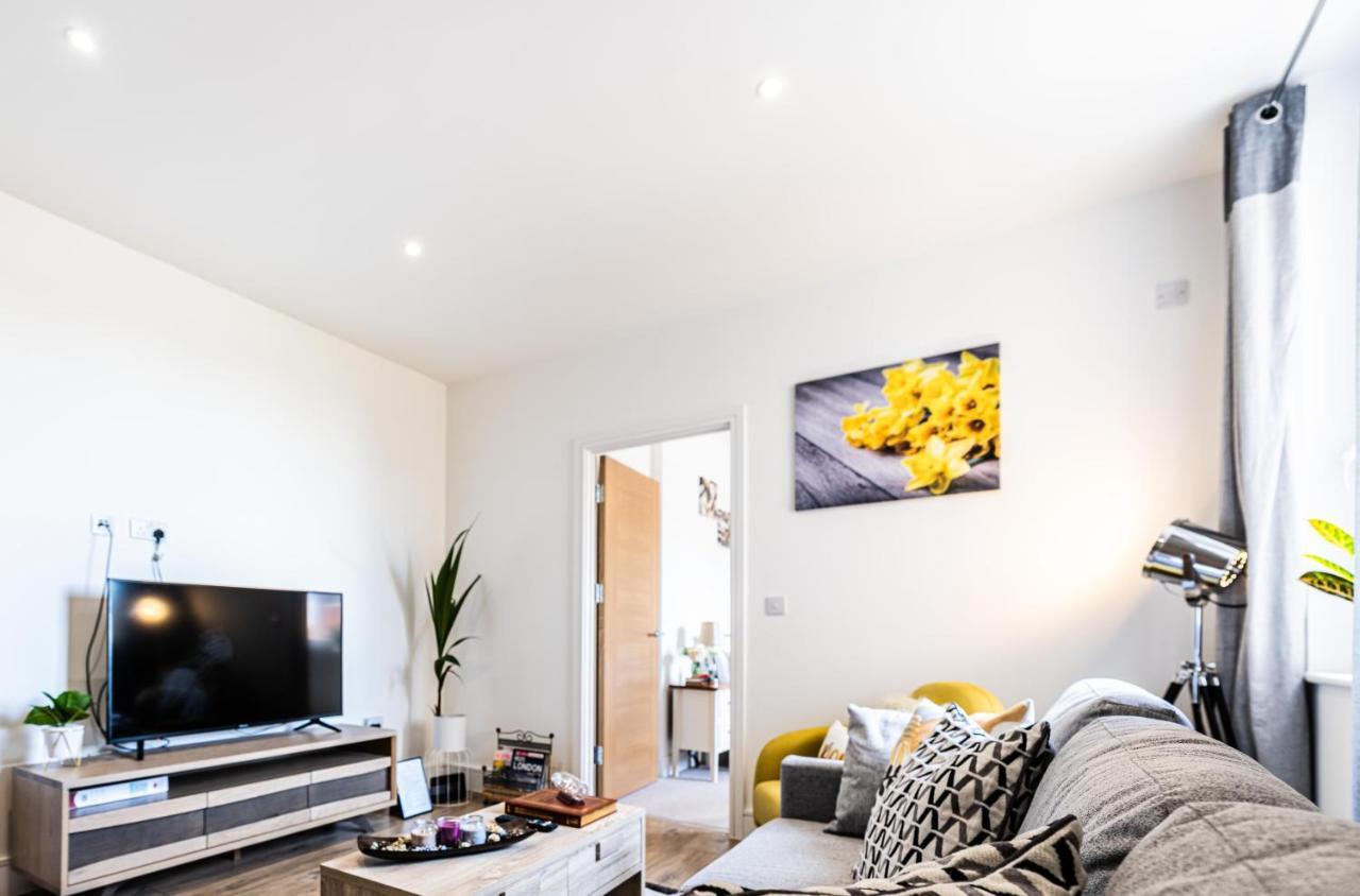 Mission Wave - Venture Apartment Staines-upon-Thames Kültér fotó