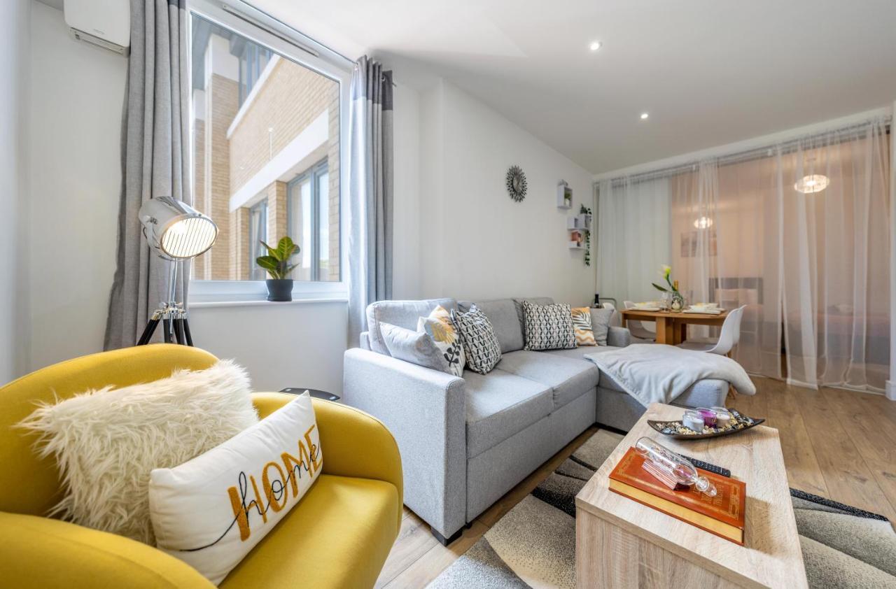 Mission Wave - Venture Apartment Staines-upon-Thames Kültér fotó