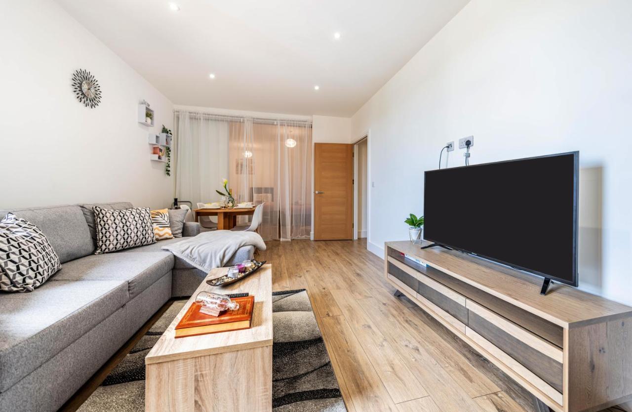 Mission Wave - Venture Apartment Staines-upon-Thames Kültér fotó