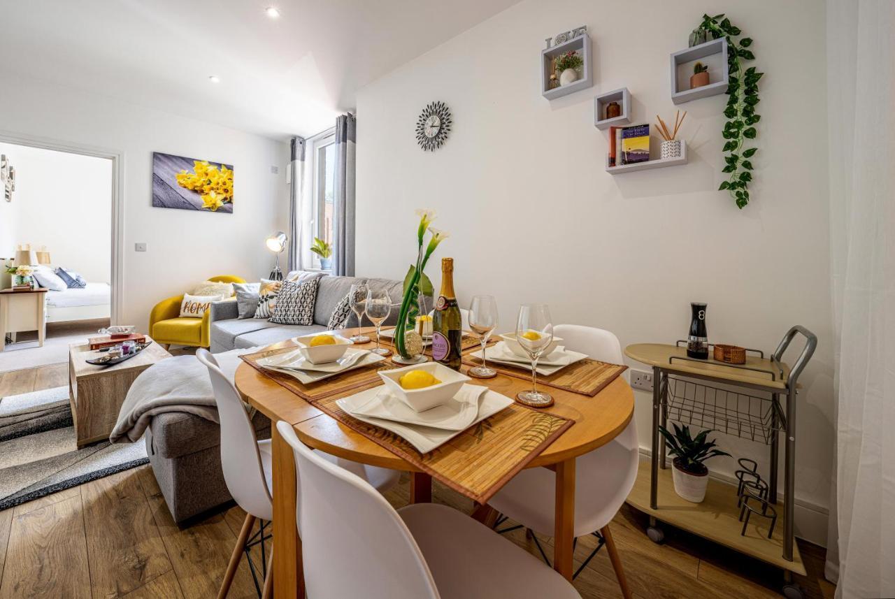 Mission Wave - Venture Apartment Staines-upon-Thames Kültér fotó