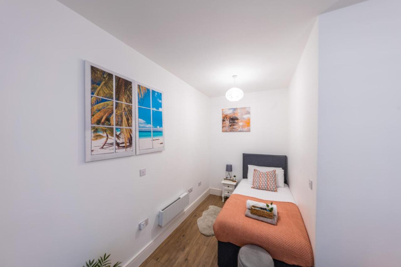 Mission Wave - Venture Apartment Staines-upon-Thames Kültér fotó