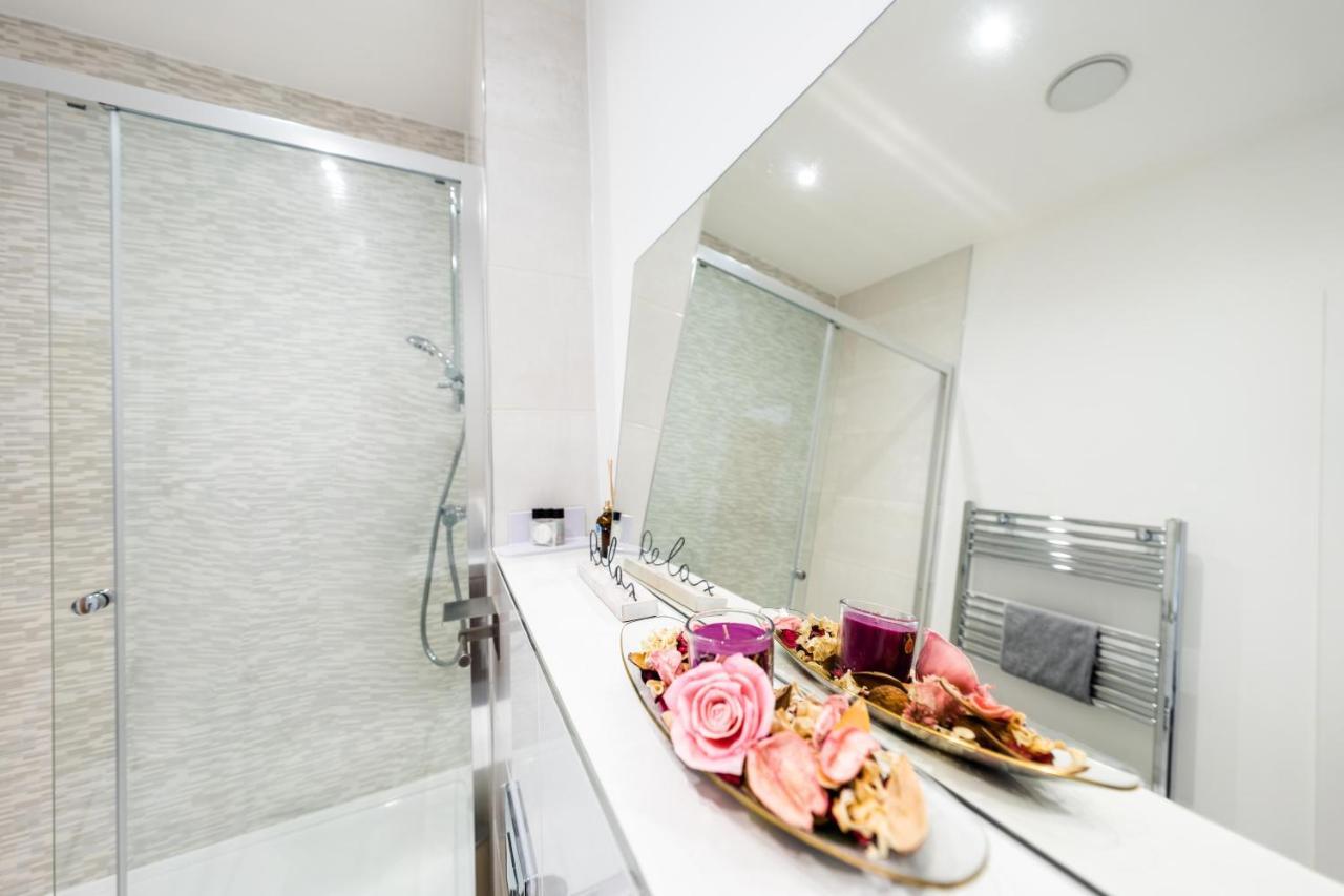 Mission Wave - Venture Apartment Staines-upon-Thames Kültér fotó