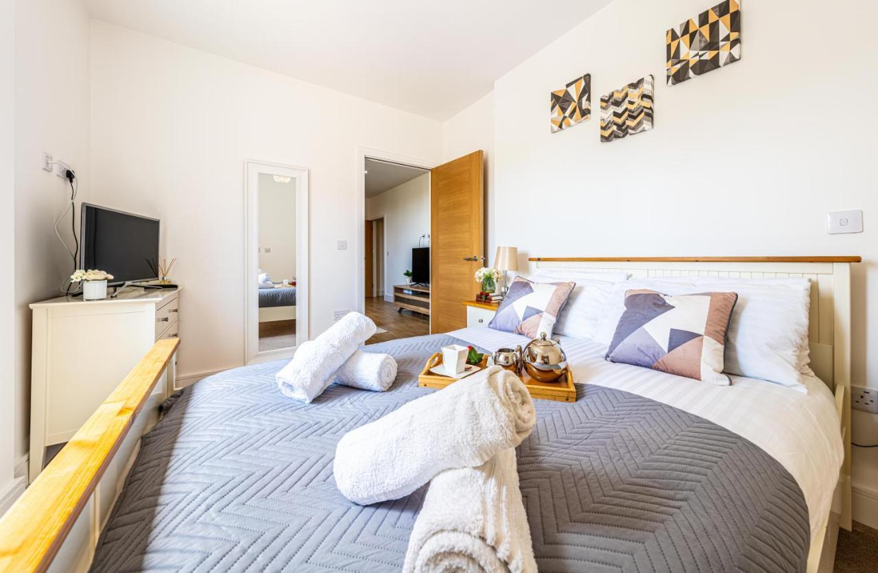 Mission Wave - Venture Apartment Staines-upon-Thames Kültér fotó