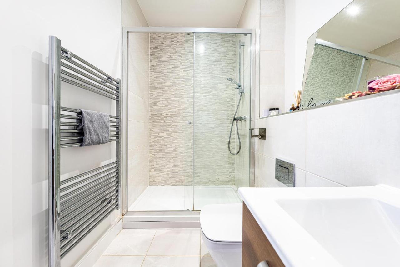 Mission Wave - Venture Apartment Staines-upon-Thames Kültér fotó