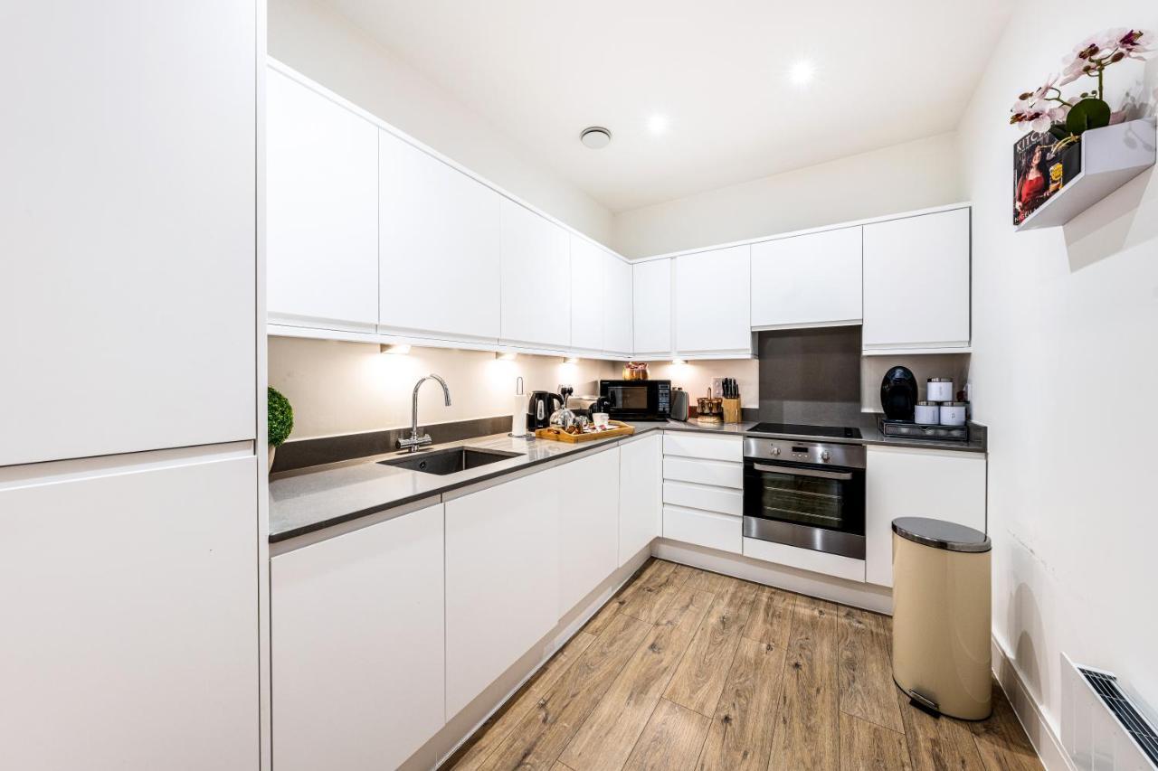 Mission Wave - Venture Apartment Staines-upon-Thames Kültér fotó