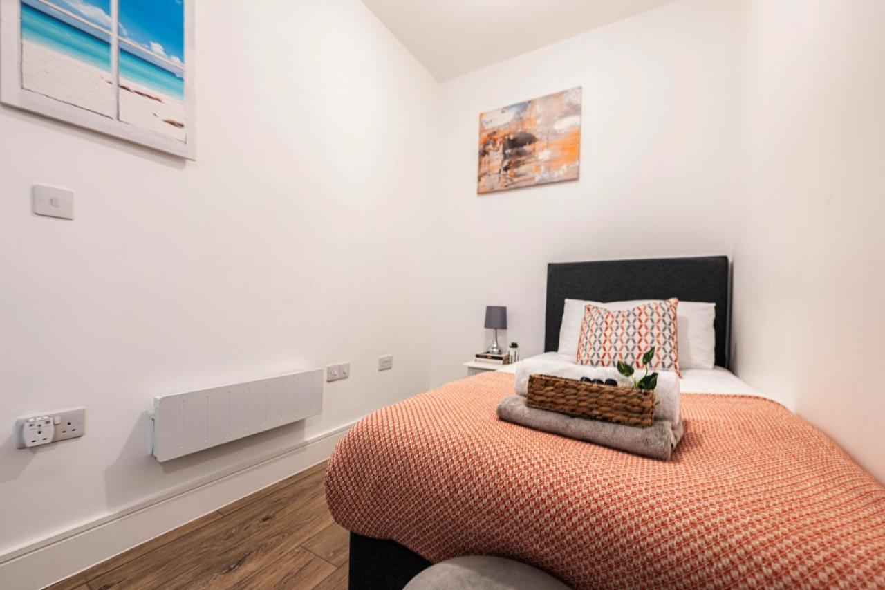 Mission Wave - Venture Apartment Staines-upon-Thames Kültér fotó