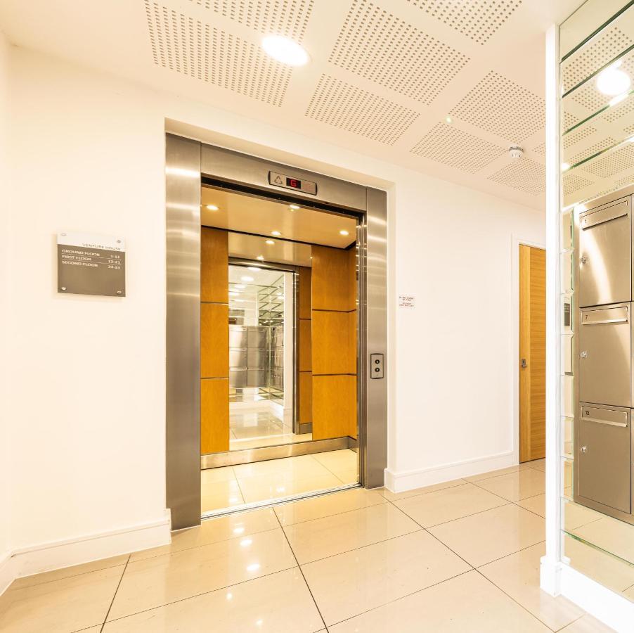 Mission Wave - Venture Apartment Staines-upon-Thames Kültér fotó